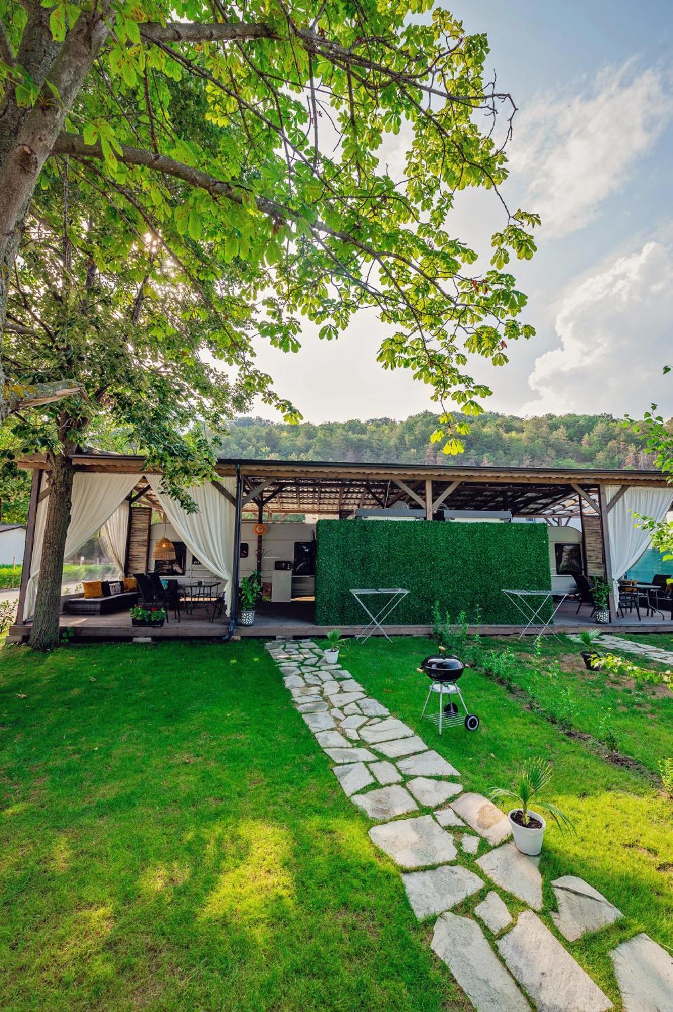 Каравани Avi Iris Фичоза Hotel Varna Buitenkant foto