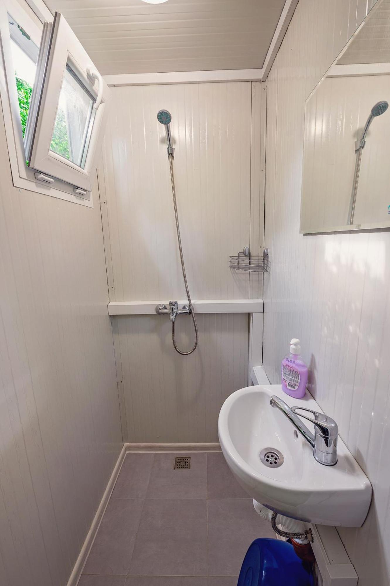 Каравани Avi Iris Фичоза Hotel Varna Buitenkant foto